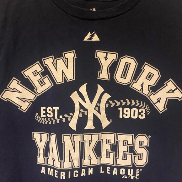 Medium Navy Blue Majestic New York Yankee Size Small T-Shirt - Picture 3 of 5